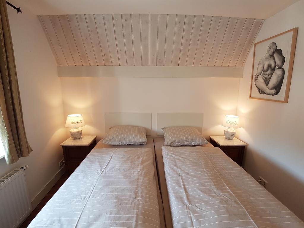 מלון ויר 'Aan De Jachthaven' Bed By The Sea - Adults Only מראה חיצוני תמונה